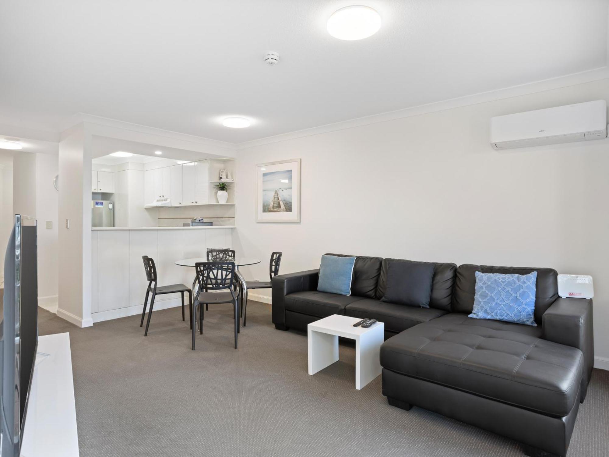 Ultiqa Burleigh Mediterranean Resort Gold Coast Extérieur photo