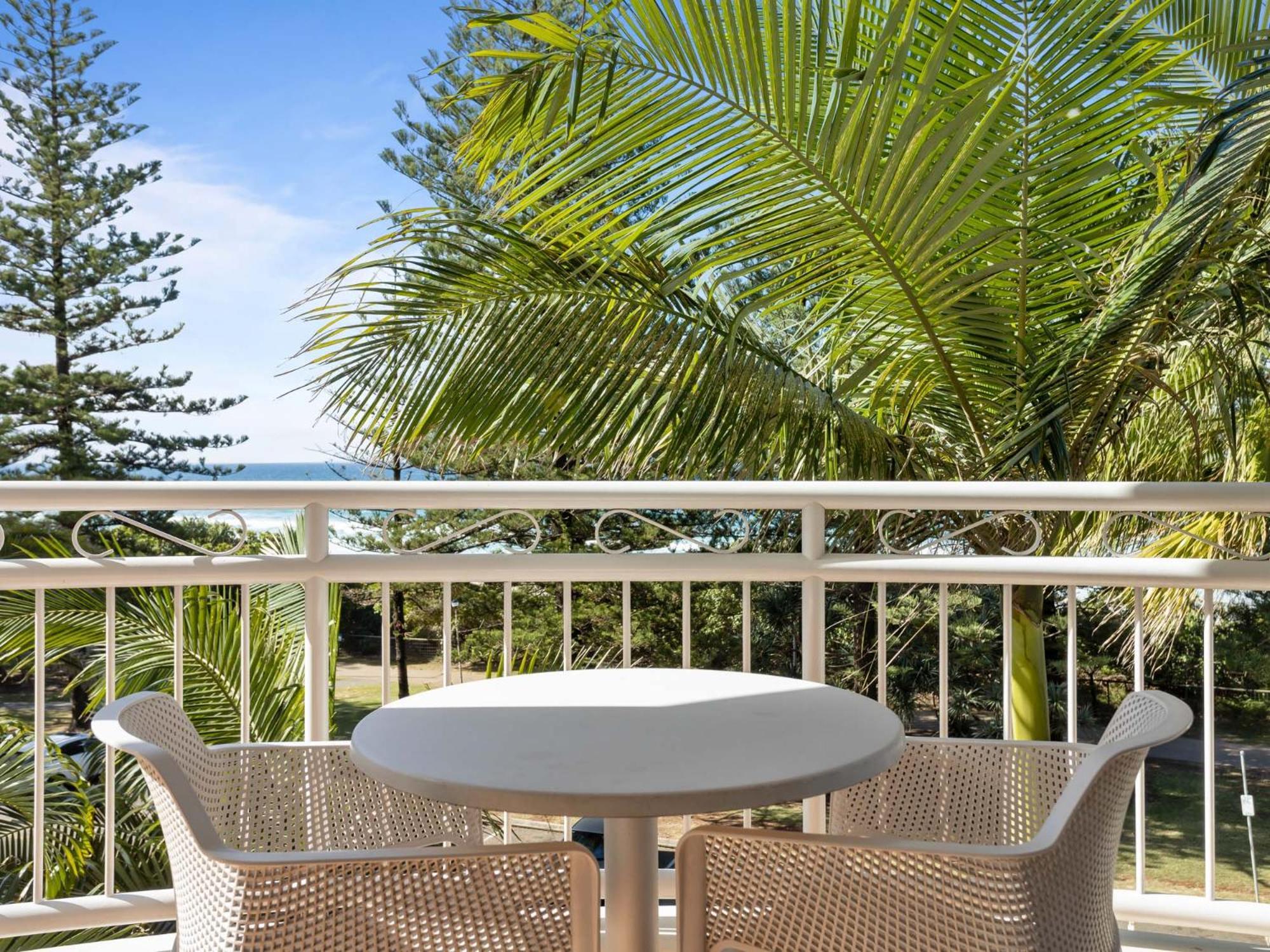 Ultiqa Burleigh Mediterranean Resort Gold Coast Extérieur photo