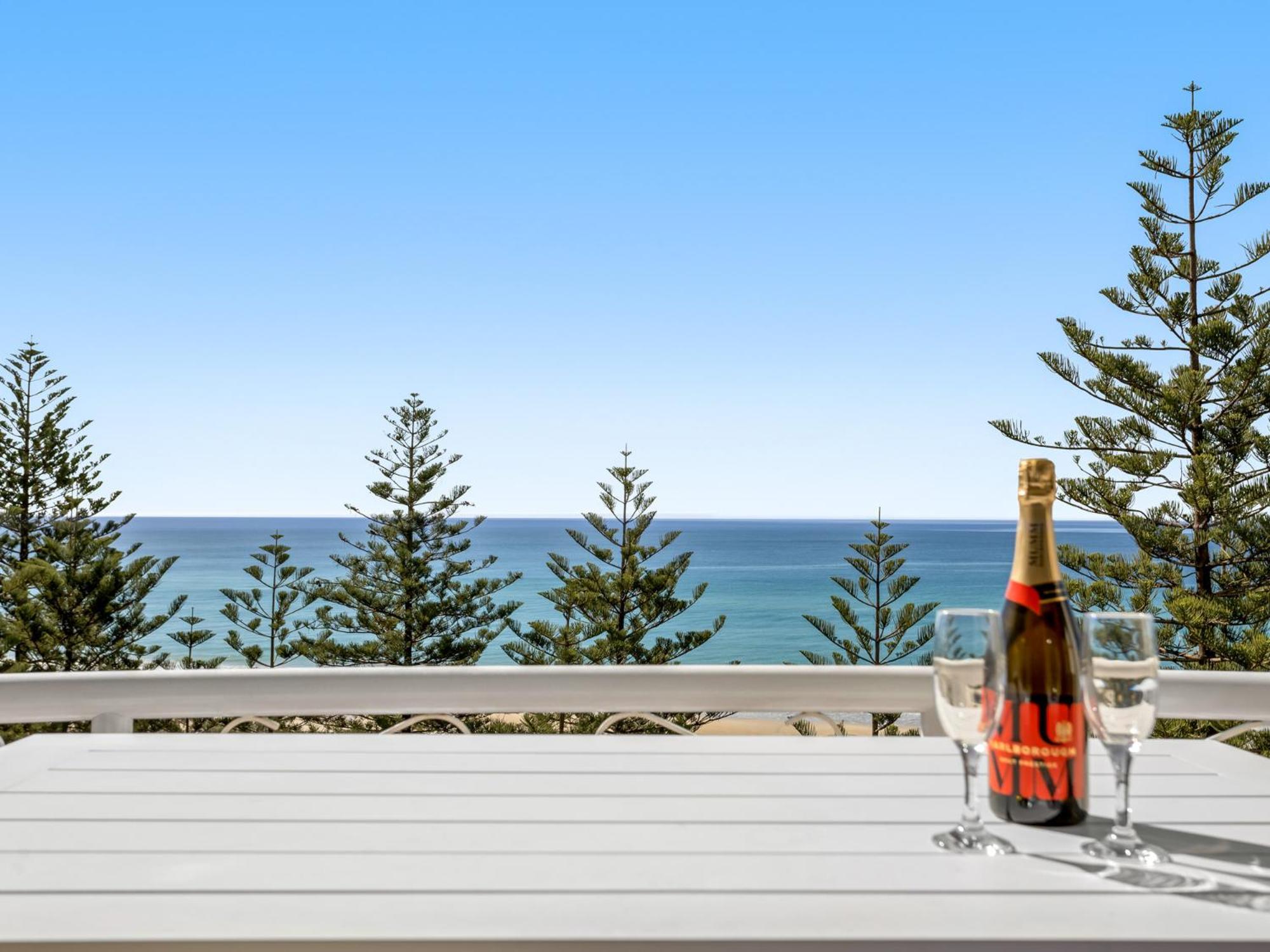 Ultiqa Burleigh Mediterranean Resort Gold Coast Extérieur photo